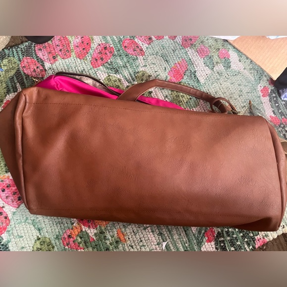 Steve Madden Madden Girl Large Weekender Duffle Bag. Mint Condition - Picture 2 of 11